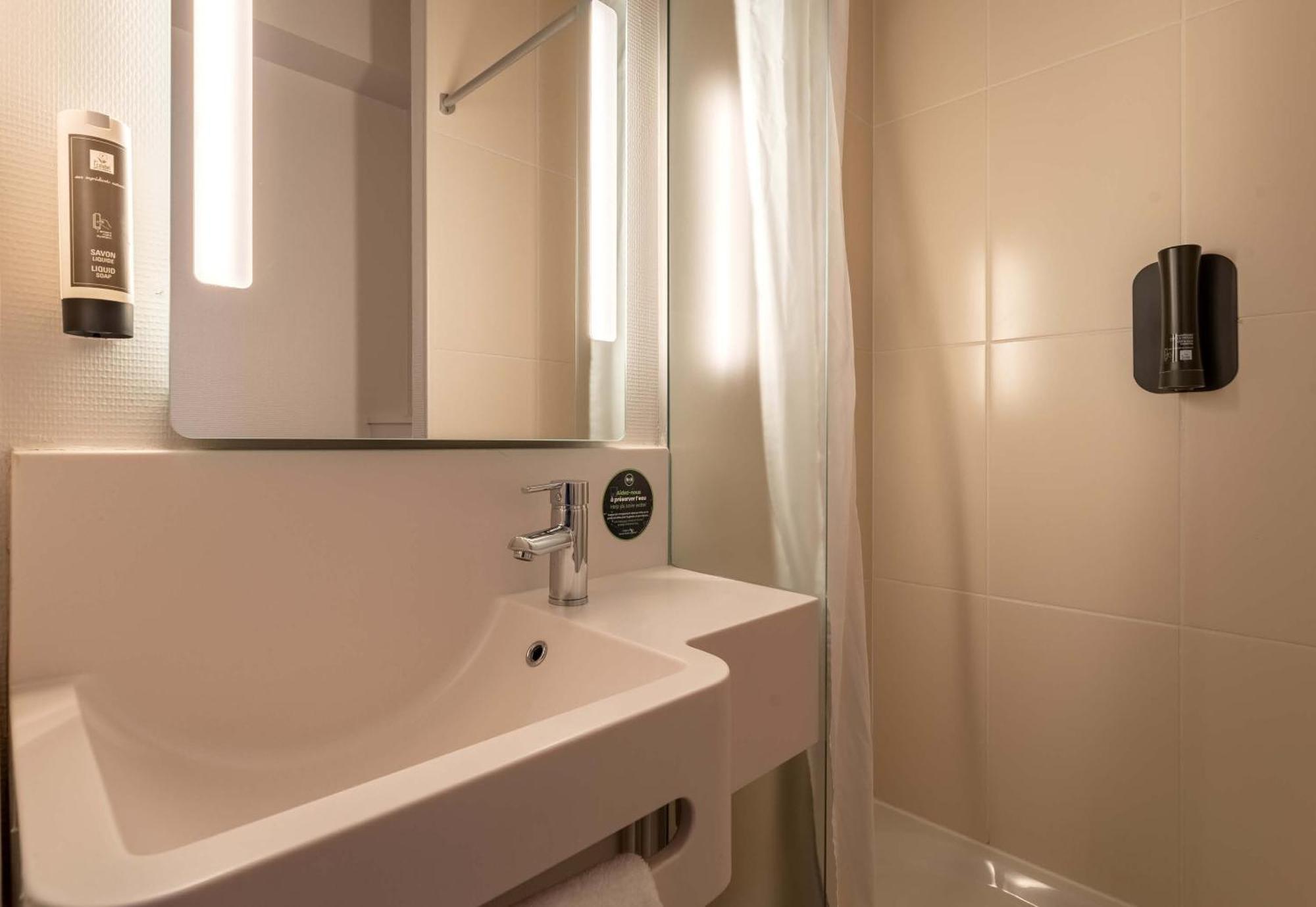 B&B Hotel Évreux Εξωτερικό φωτογραφία