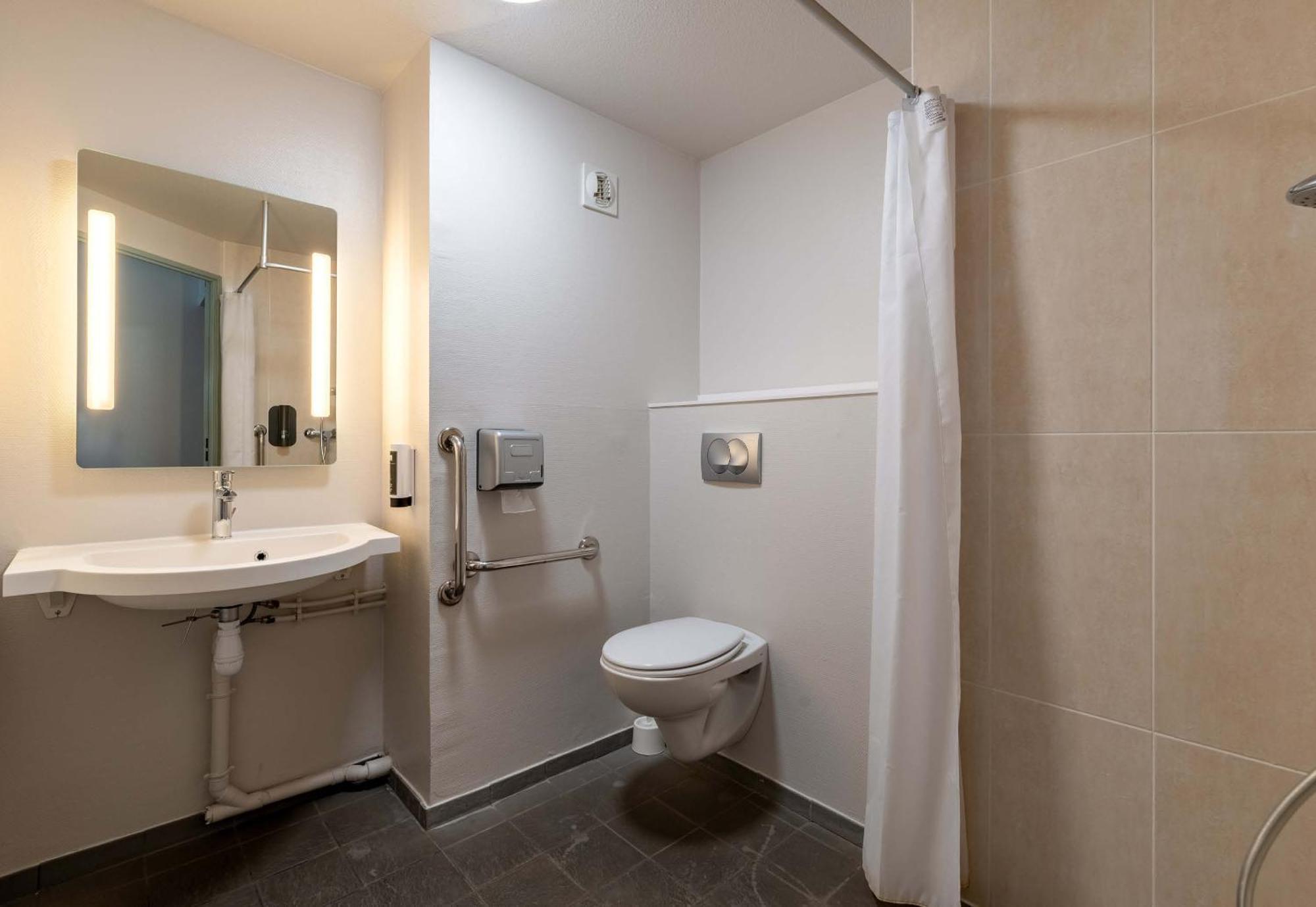 B&B Hotel Évreux Εξωτερικό φωτογραφία